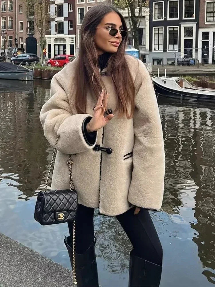 Intims - Veste Imitation Peau de Mouton avec Boutons en Cuir PU - 45289FR