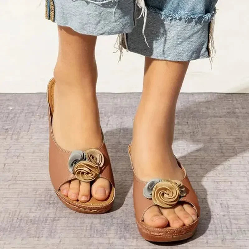 Mules Compensées à Fleurs en Cuir PU