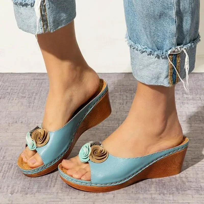 Mules Compensées à Fleurs en Cuir PU