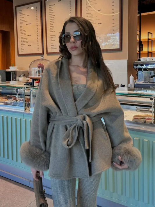 Manteau Mi-Long Ceinture à Nouer & Manches Fourrures