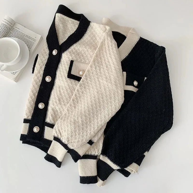 Cardigan Chic avec Bouton en Perle