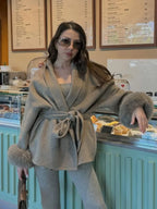 Manteau Mi-Long Ceinture à Nouer & Manches Fourrures