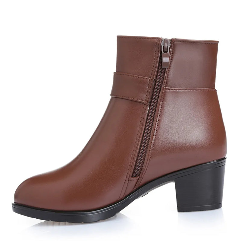 Intims - Bottines à Talon en Cuir avec Boucle et Bijoux Décoratifs - 57382FR