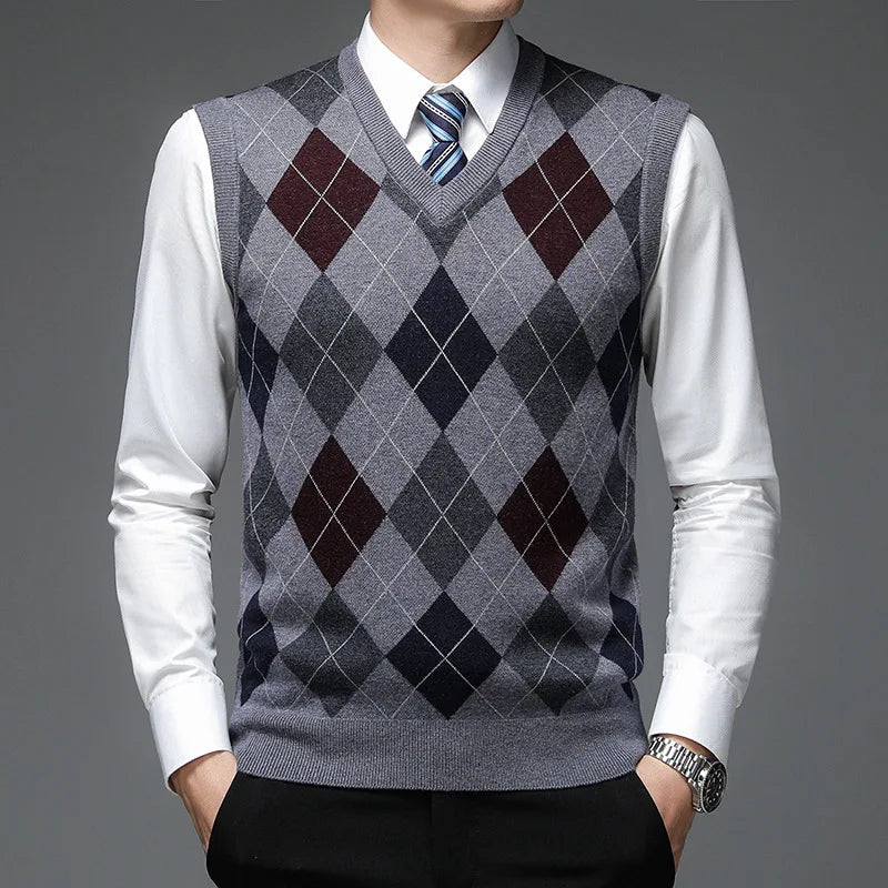 Sleeveless V-neck checked jumper