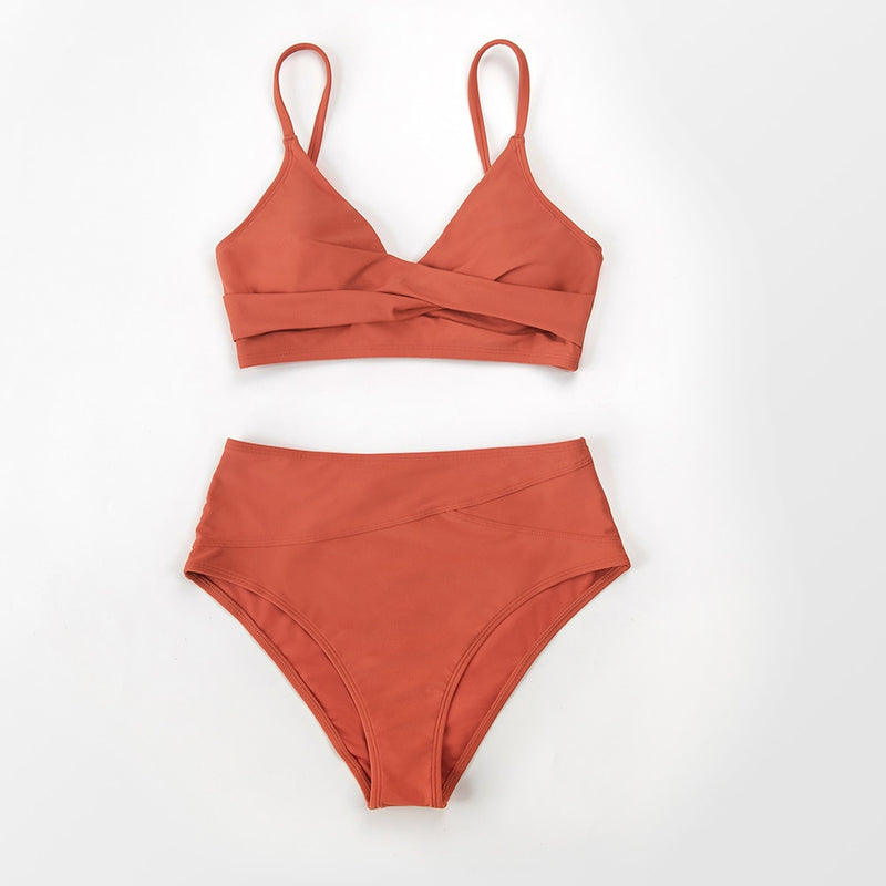 High-waisted bikini with twist bralette