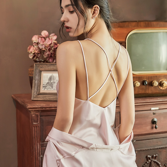 Intims - Nuisette courte en Satin à brettelles croisées
