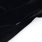 Intims - Robe noire en velours à col carré