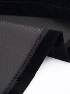 Intims - Robe noire en velours à col carré